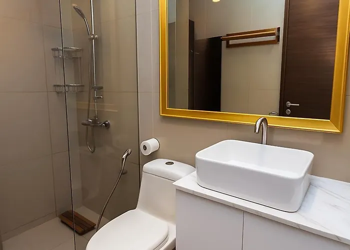 Skyline Escape Luxury Makati Gym Swim Parking 4649 Appartement Manille